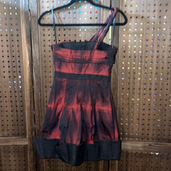 Stunning BCBGMAXAZRIA dress size 0 part dress formal semi formal - Picture 4 of 6